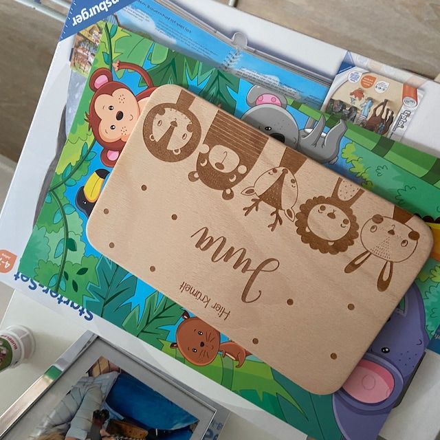Customer photo review of Personalisiertes Frühstücksbrettchen Große Tierfamilie