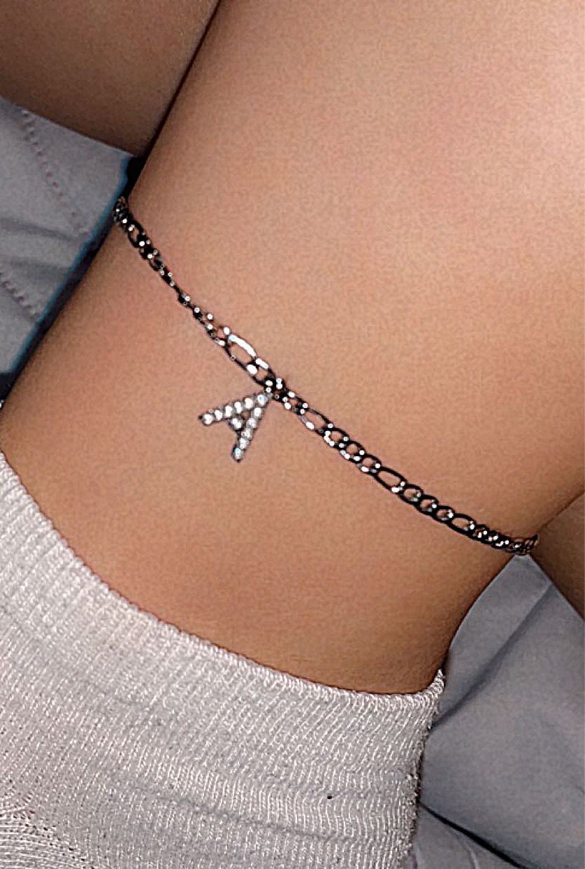 Customer photo review of Letter Fußkette | 18K vergoldet