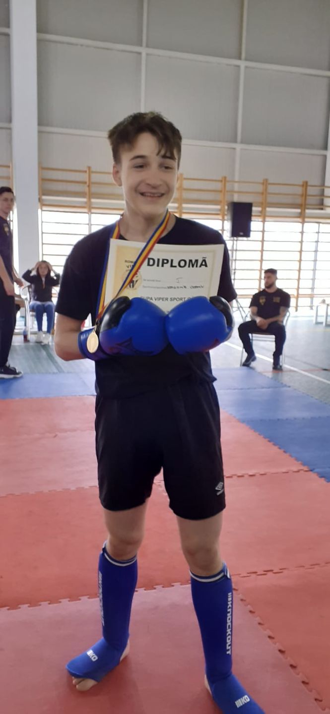 Customer photo review of Manusi Box Knockout Basic