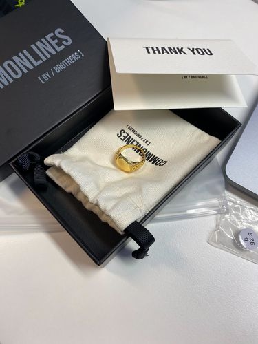 Customer photo review of CL Signet Ring (Gold)