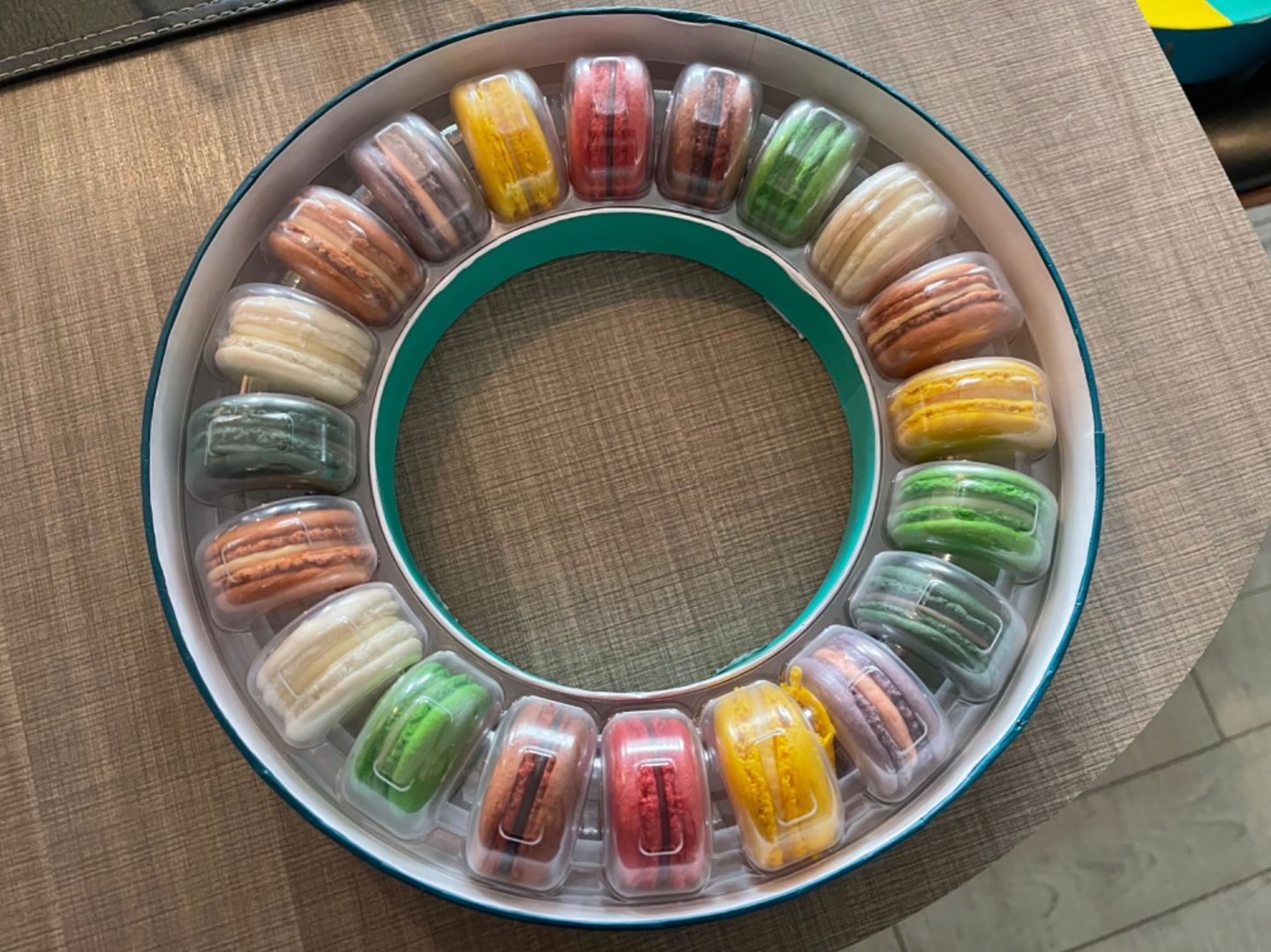 Customer photo review of Caja 20 Macarons