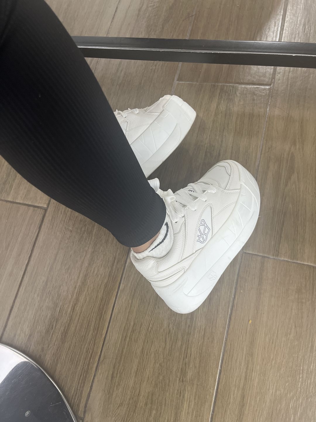 Customer photo review of ZAPATILLA PLATAFORMA BLANCA C7325