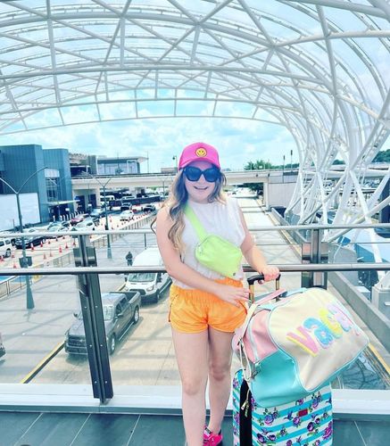 Customer photo review of HL Shiny Classic Duffle Bag Pink