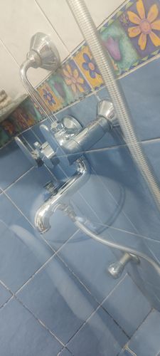 Customer photo review of Ecofriendly Limescale Remover/Descaler for taps, Hard Water Stains,  Showers ,faucets & bathroom Tiles-500ml