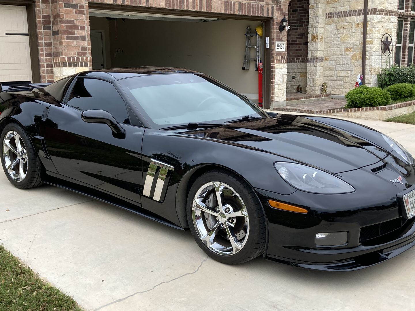 Customer photo review of Corvette C6 Grand Sport / Z06 Front Splitter Lip & Side Skirts Rocker Panels