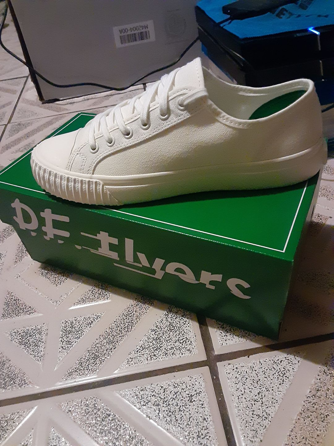 Customer photo review of Sea Salt Center Lo Top | Unisex Canvas Sneaker