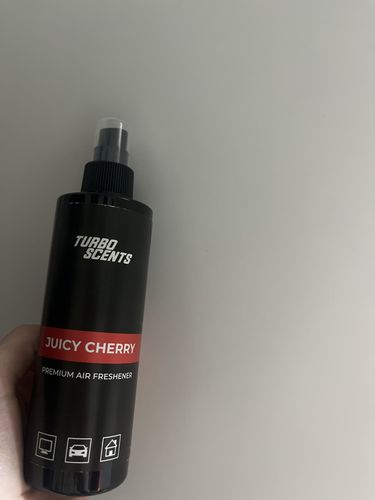 Customer photo review of JUICY CHERRY PREMIUM AIR FRESHENER