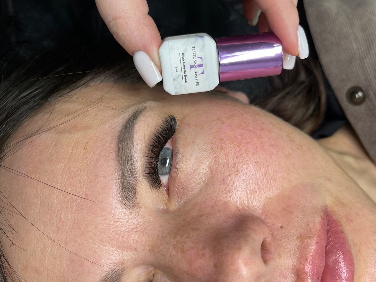 Customer photo review of EYELASH EXTENSION GLUE: THOUSANDLASHES’ ULTRA CRYSTAL BOND