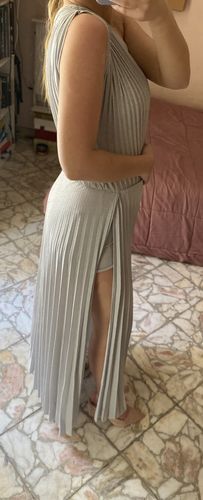 Customer photo review of Abito lungo glitterato plissé monospalla con spacco alto e shorts interno