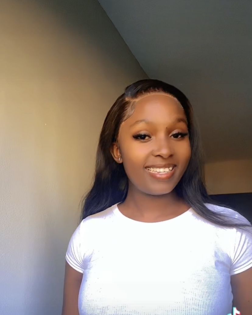 Customer photo review of Machine Made Wigs : 13a Frontal HD Closure Wigs