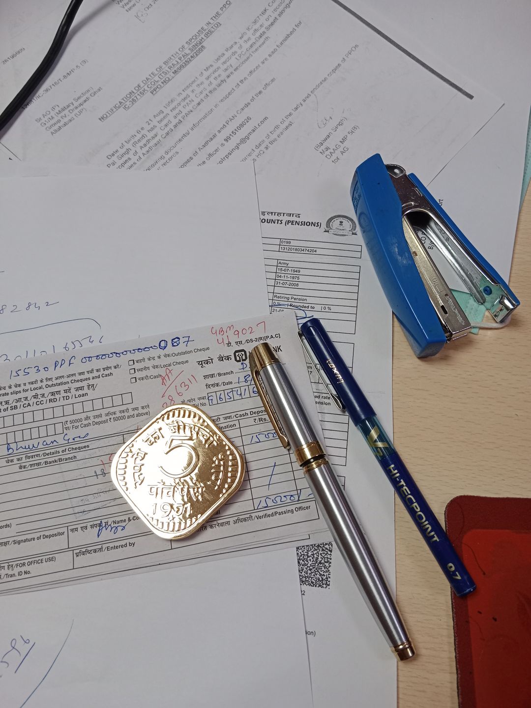 Customer photo review of Paperweight 5 Paise - Brass