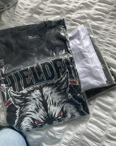 Customer photo review of Shieldfit Wolf Vintage Gym & Streetwear T-Shirt