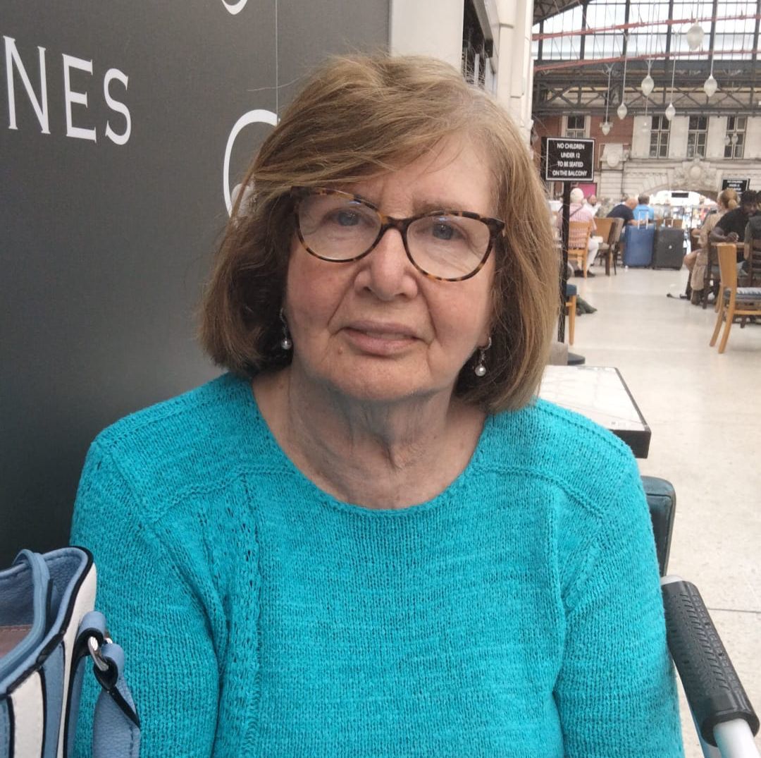 Customer photo review of Taylor Four Bowls Sling Red (395)