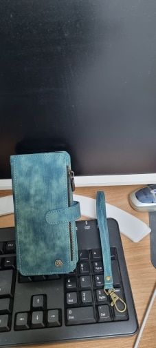 Customer photo review of CaseMe iPhone Detachable Case Leather Zip Wallet Cover Apple
