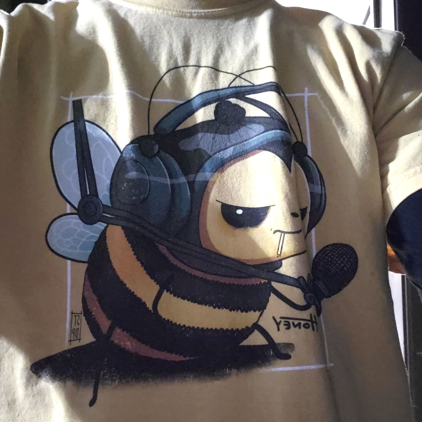 Customer photo review of DJ Honey Tee