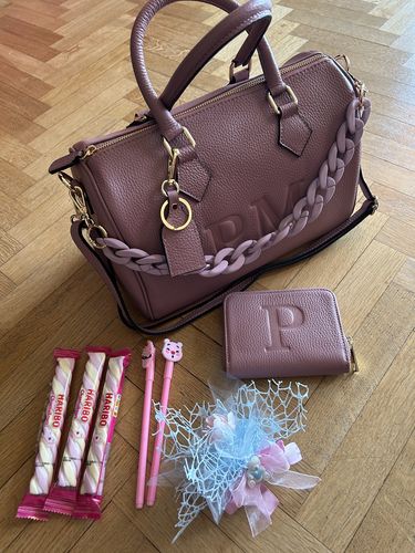 Customer photo review of Borsa Bauletto Eloise XL con catena fiocco (Personalizzabile)