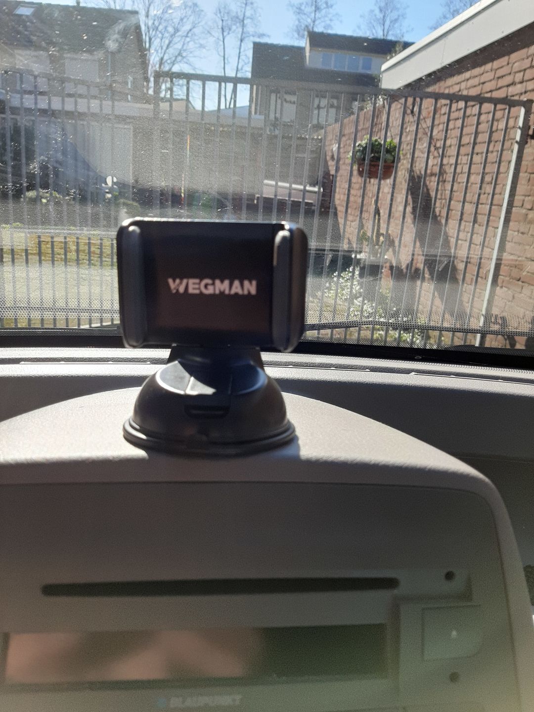 Customer photo review of Wegman Telefoonhouder Met Zuignap - Dashboard en autoruit