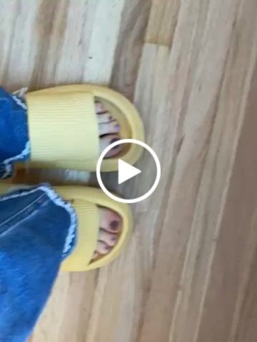 Customer video review of Original Cushion Slides - Cloud Slides