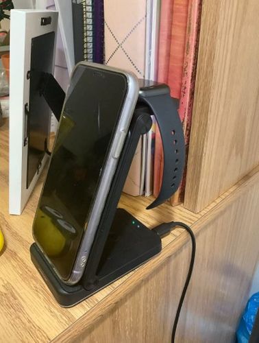 Customer photo review of BLACKTECH AW2 Magnetic Aluminium 3 in 1 20W Wireless Charger for Apple iPhone Apple Watch Apple AirPods