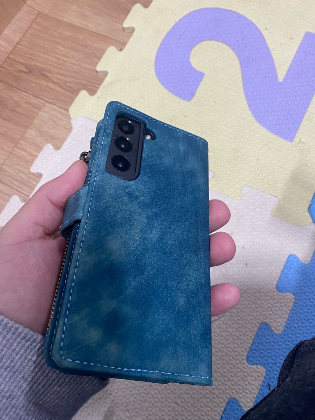 Customer photo review of CaseMe iPhone Detachable Case Leather Zip Wallet Cover Apple