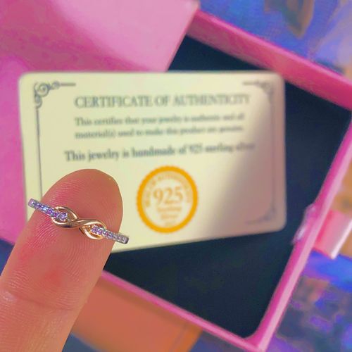 Customer photo review of INFINITY RING-GRANDMA&GRANDDAUGHTER FOREVER LINKED TOGETHER