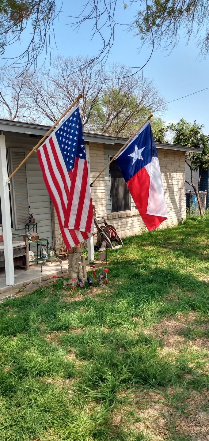 Customer photo review of Texas Flag Set
