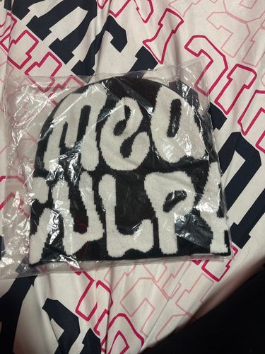 Customer photo review of THE WOBBLE BEANIE