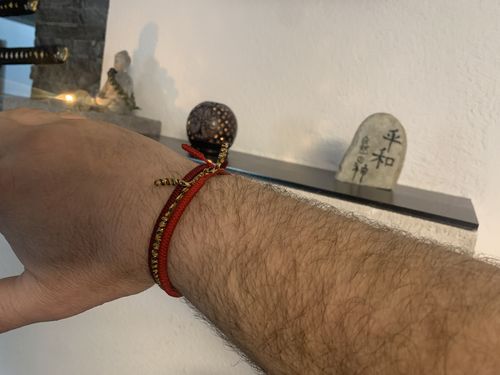 Kundenbewertung mit Foto zu Handgemachtes Tibetisches Buddhisten Glücks-Armband