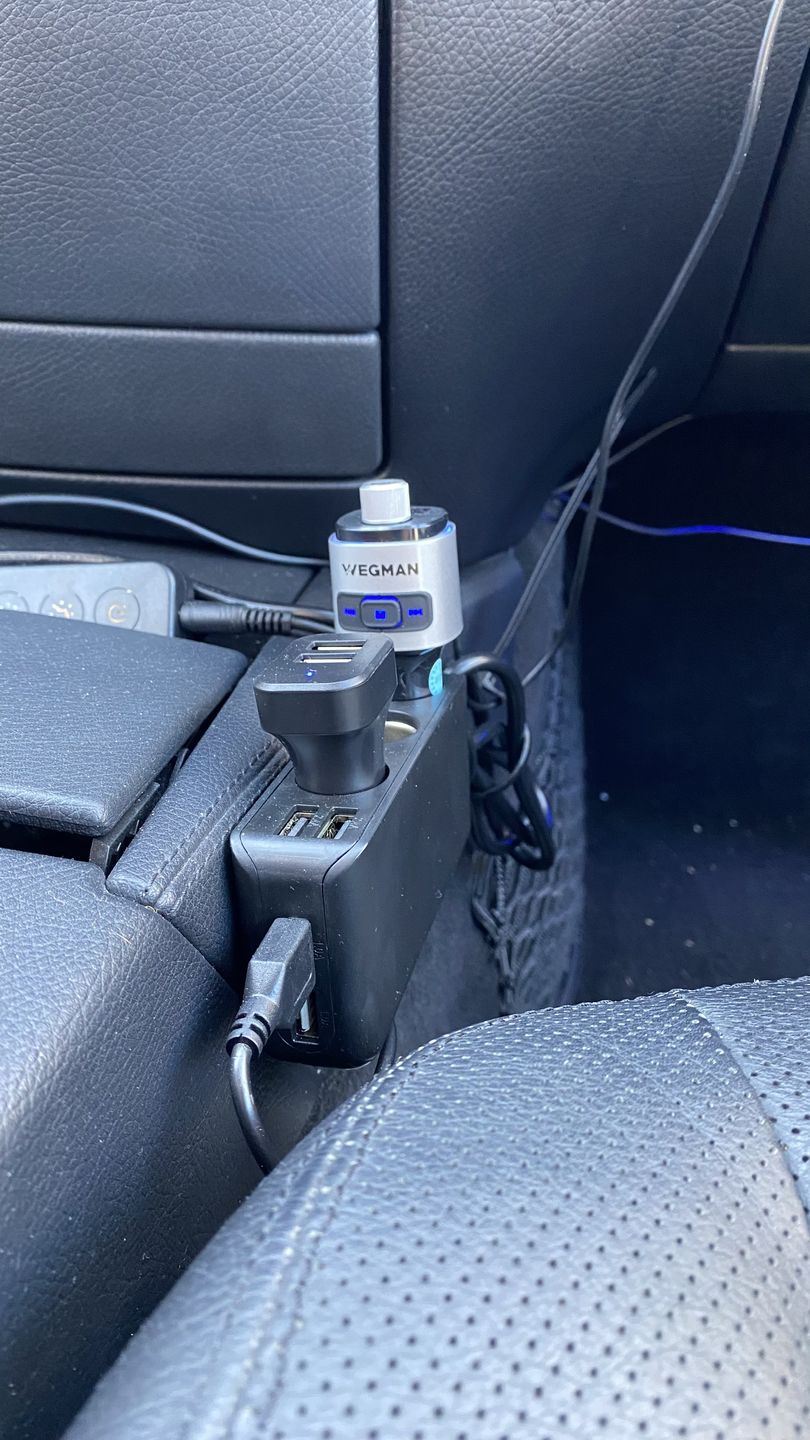 Customer photo review of Wegman Bluetooth FM Transmitter - Bluetooth carkit - Zilver