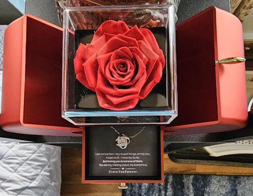 Customer photo review of Eternal Rose Box - With Real Rose & Necklace