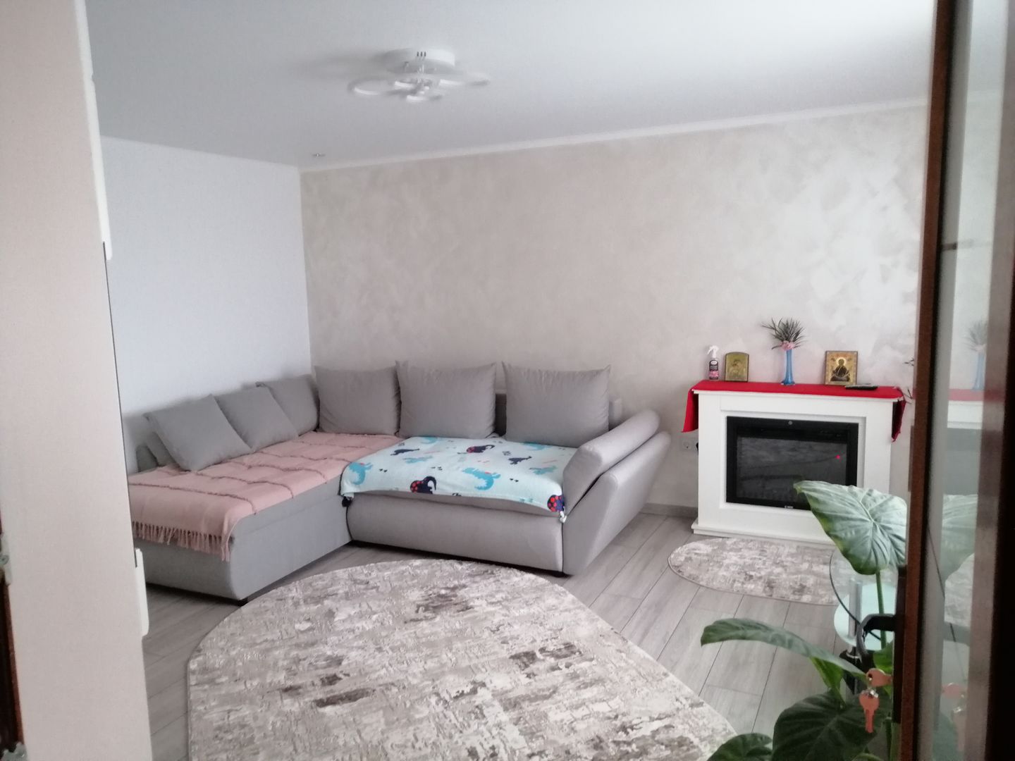 Customer photo review of Colțar extensibil cu ladă de depozitare Loana Grey II 270x185 cm