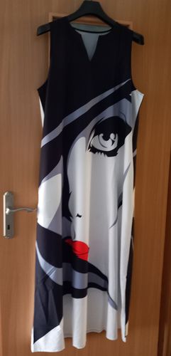 Customer photo review of Sukienka maxi bez rękawów z nadrukiem i kieszeniami