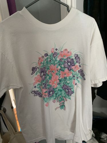 Customer photo review of Vintage Floral T Shirt Size Large