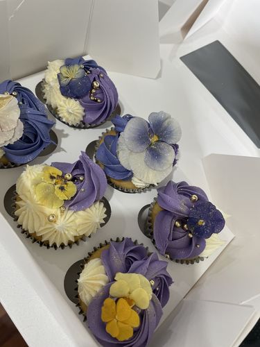 Customer photo review of PANSIES - Freeze Dried Edible Flowers