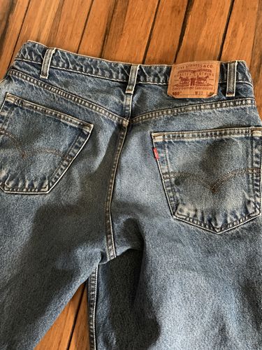 Customer photo review of Vintage Levi's 550 Relaxed Fit Denim Jeans Size 33 x 32