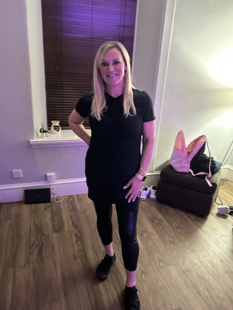 Customer photo review of 18" Seamless Five Piece Clip-in Human Hair Extension (105g)