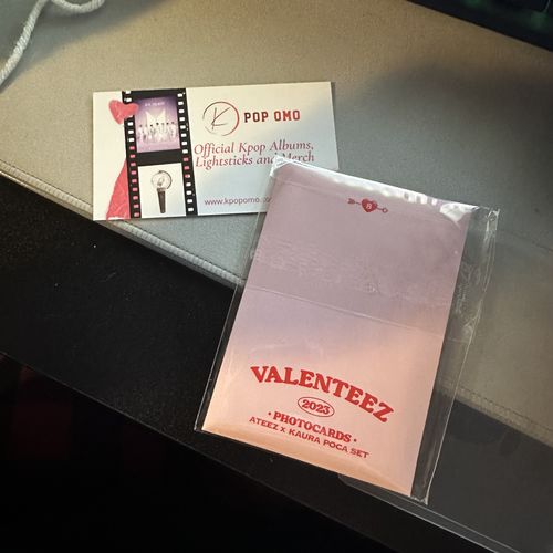 Customer photo review of Ateez x Kaura Valenteez Poca Photocard Set