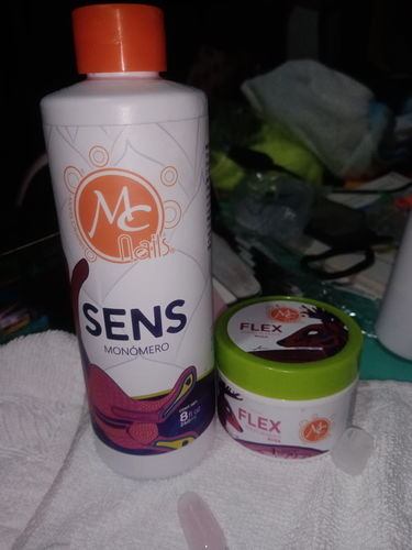 Customer photo review of Monómero 8 oz MC Nails