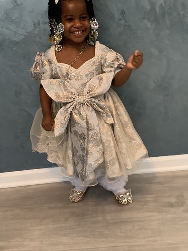 Customer photo review of Girl Dress Shoes Children's Sequins Butterfly Shoes