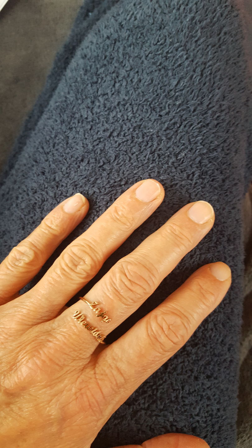 Customer photo review of LOANYA Ring mit zwei personalisierten Namen