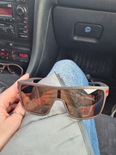 Customer photo review of Oversized Anti Glare Polarized Sunglasses