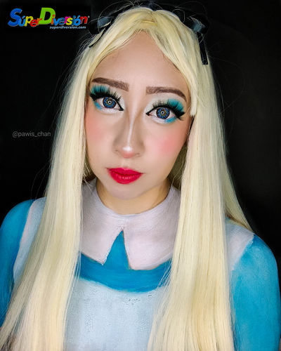 Customer photo review of Meetone Lolly Blue Contact Lenses