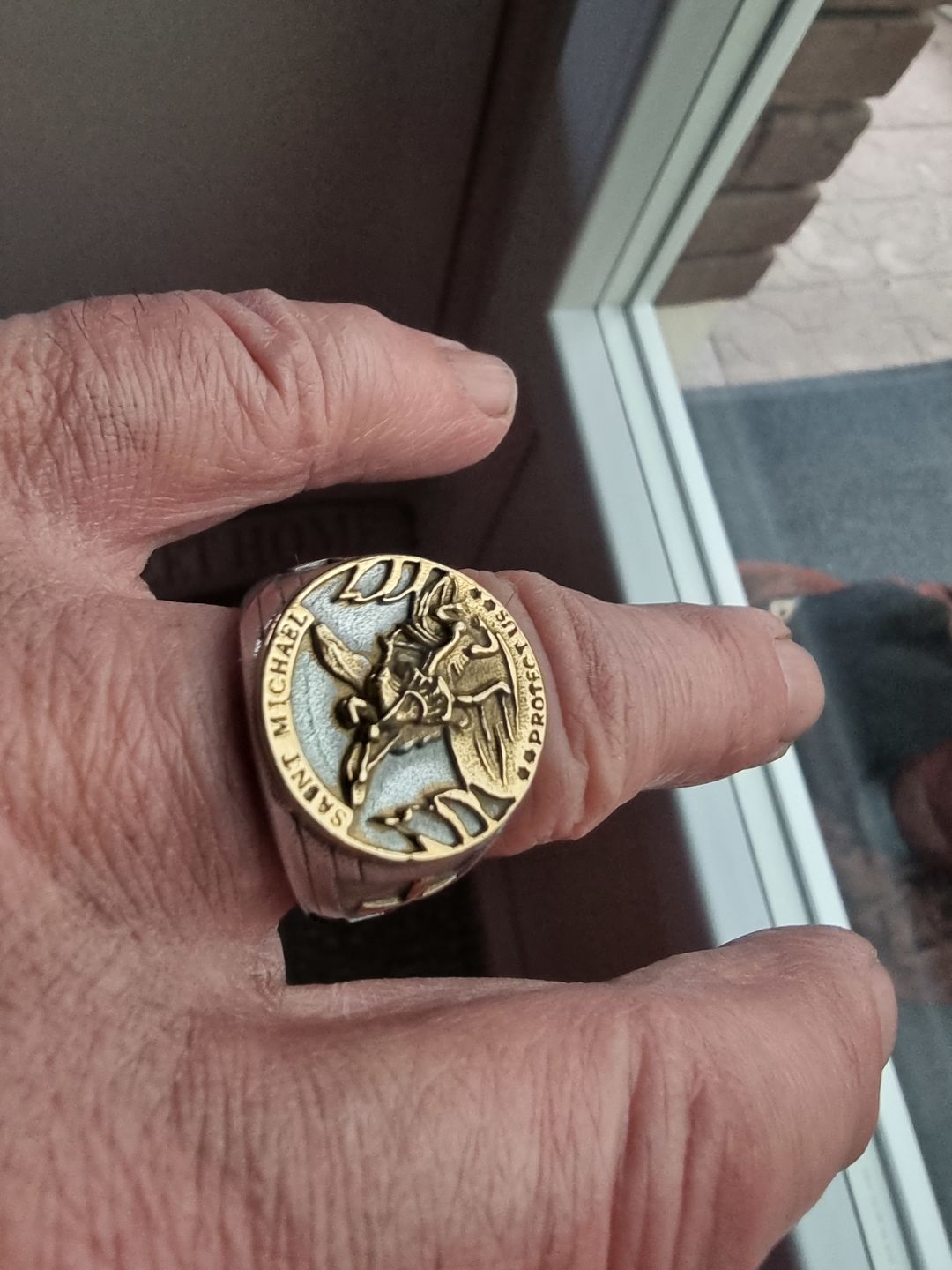 Customer photo review of Bague de l'Archange Protecteur
