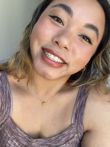 Customer photo review of The Padumna Minimalist Chain Pendant Necklace