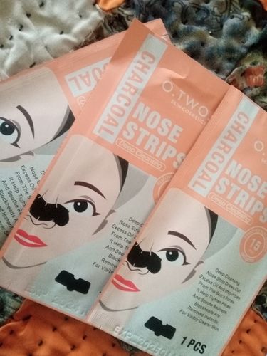 Customer photo review of O.TWO.O NOSE STRIPS CHARCOAL DEEP CLEANSING