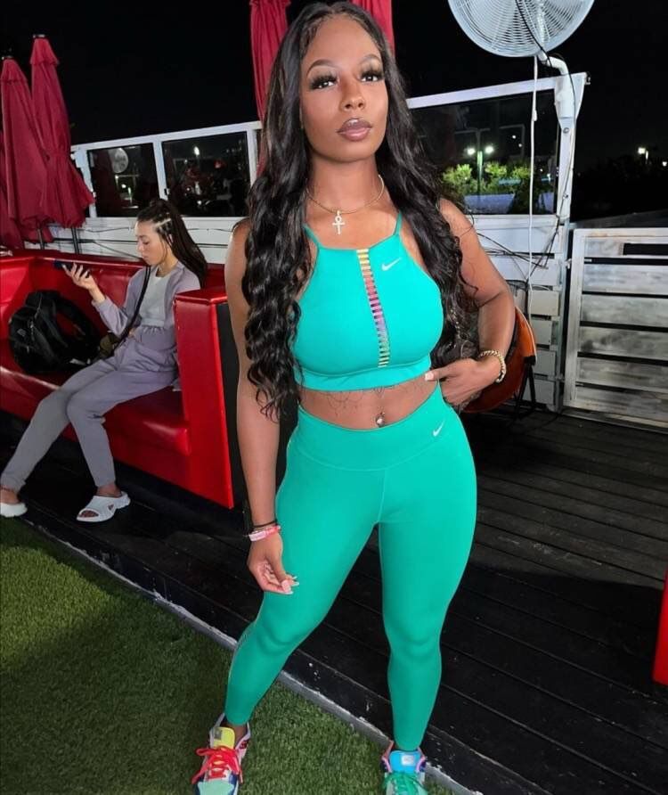 Customer photo review of Wear Go Body Wave Wig Pre-plucked Glueless Human Hair Wigs Pre-Cut Lace Wig Beginner Friendly