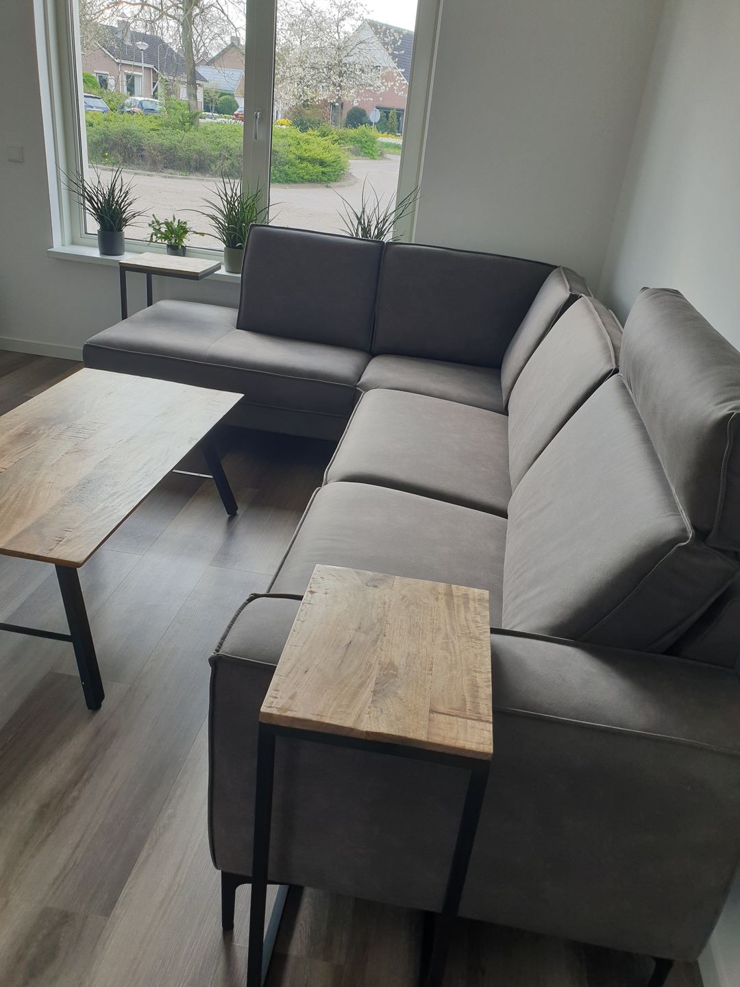 Customer photo review of Bijzettafeltje (2 stuks) Laptoptafel Industrieel Design | Mangohout en Staal | 38x31x68cm