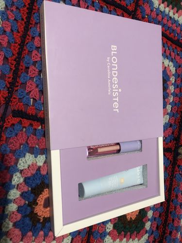Customer photo review of MINI BOX | TINTED CREAM (LIGHT) & LIP OIL