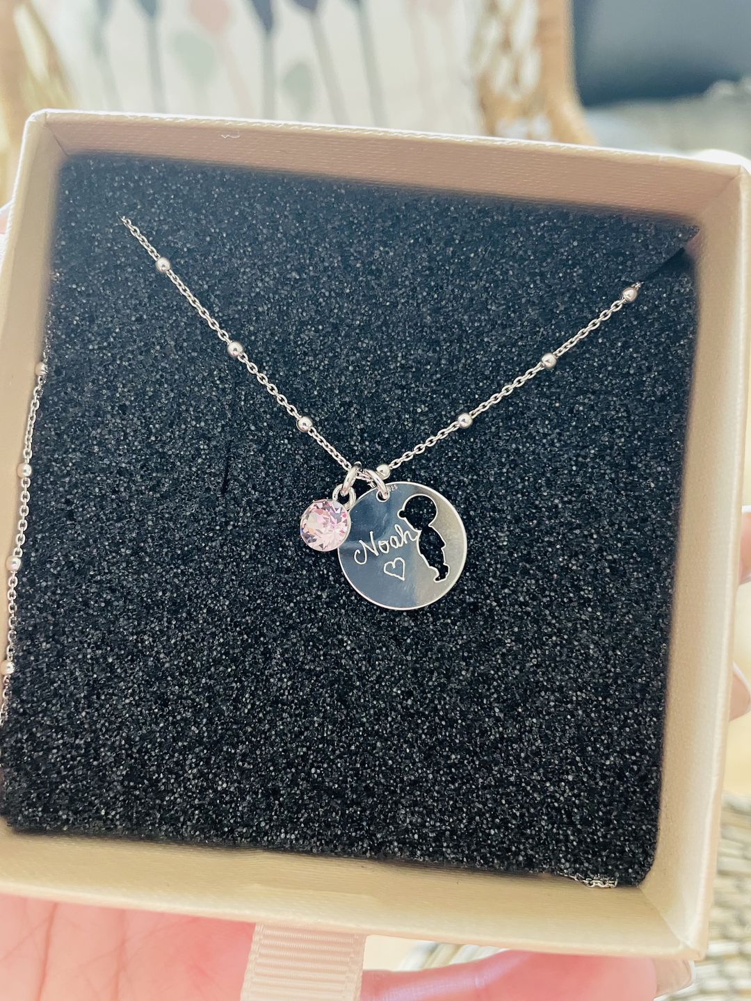 Customer photo review of Halskette mit Geburtsstein und Gravur "Mama"