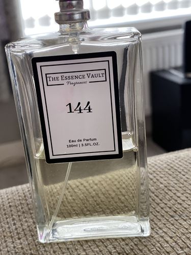 Customer photo review of Inspired by La Vie Est Belle - 144